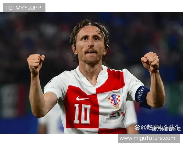 杭州羽毛球队在欧锦赛积分榜上以100分稳居第一名展现强劲实力